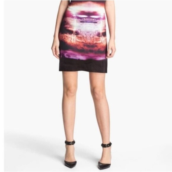 McQ by Alexander McQueen Dresses & Skirts - McQ by Alexander McQueen Lightning Knee length Tube Skirt Size XS